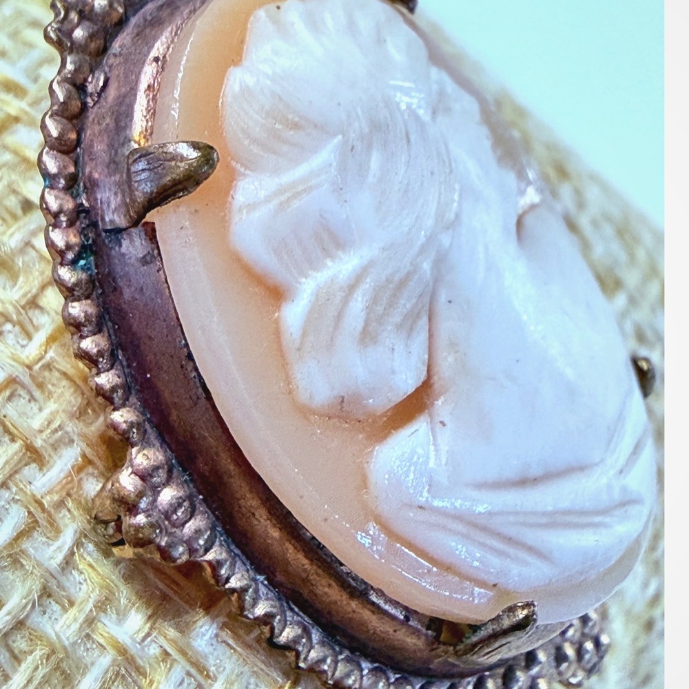 Vintage Gold Tone Shell Style Portrait Cameo Brooch Pin Victorian Style - Picture 4 of 11